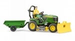 Traktor John Deere s kosačkou, prívesom a záhradníkom (62104)