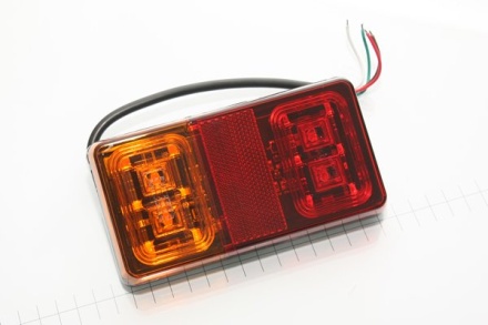 Zadné svetlo LED 12-24V s 3 funkciami 150 x 80 mm